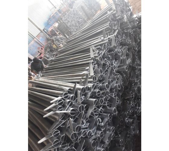 CÂY CHỐNG GIÀN GIÁO.